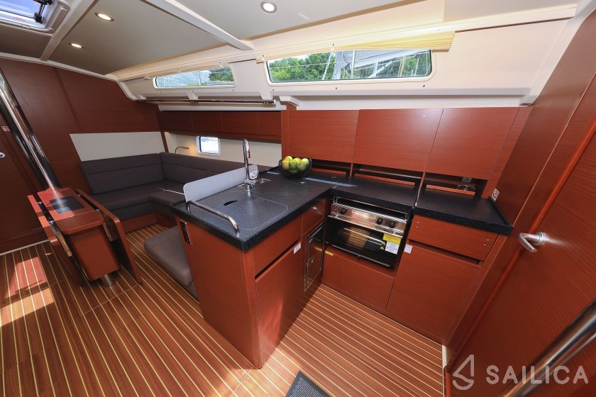 Hanse 418 - Yacht Charter Sailica