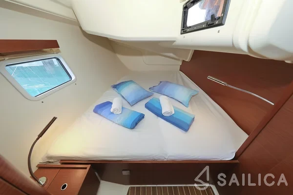 Hanse 418 - Yacht Charter Sailica