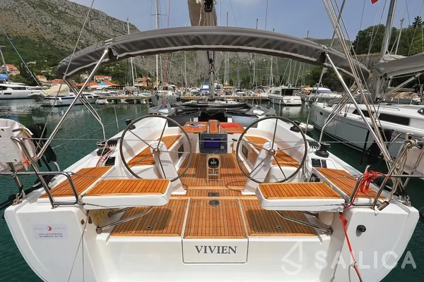 Hanse 418 - Yacht Charter Sailica