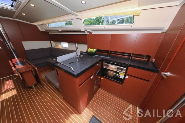 Hanse 418 - Yacht Charter Sailica