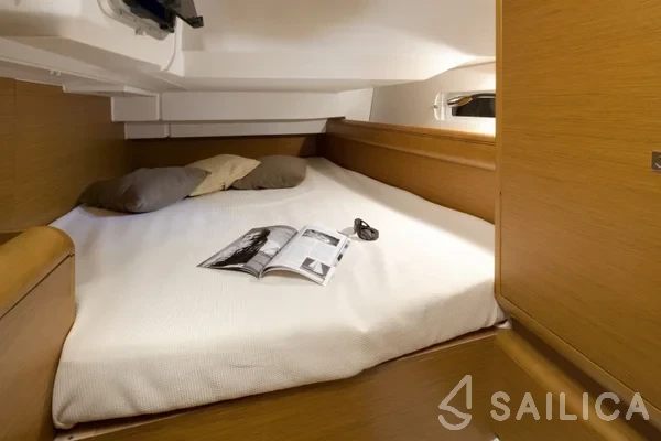 Sun Odyssey 419 - Yacht Charter Sailica