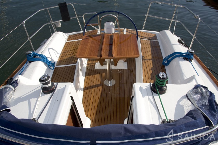 Dufour 325 Grand Large - Yacht Charter Sailica