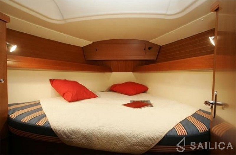 Dufour 325 Grand Large - Yacht Charter Sailica