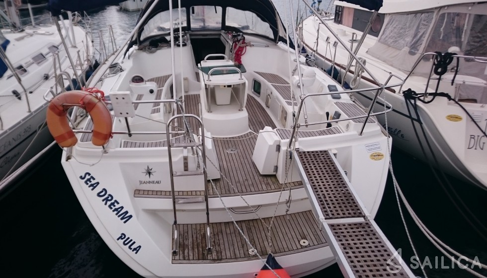 Sun Odyssey 45 - Yacht Charter Sailica