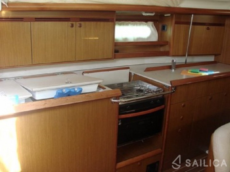 Sun Odyssey 45 - Yacht Charter Sailica