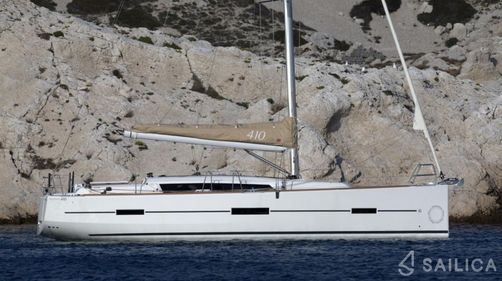 Dufour 410 GL - Yacht Charter Sailica