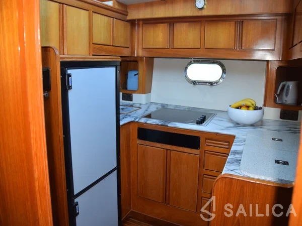 Yaretti 1570 - Yacht Charter Sailica
