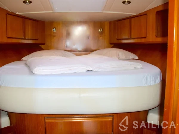Yaretti 1570 - Yacht Charter Sailica