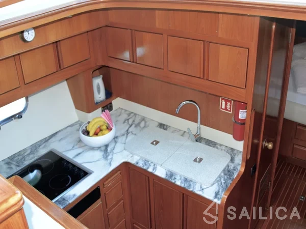 Yaretti 1570 - Yacht Charter Sailica
