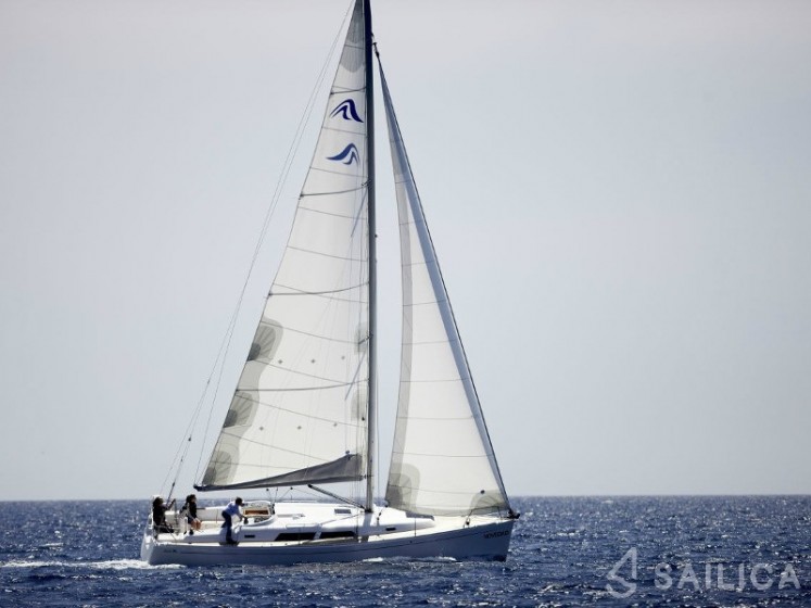 Hanse 350 - Yacht Charter Sailica