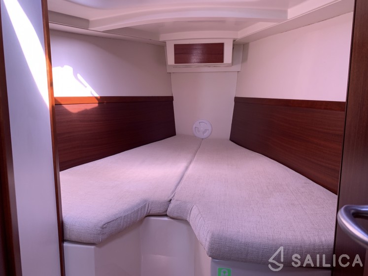 Hanse 350 - Yacht Charter Sailica