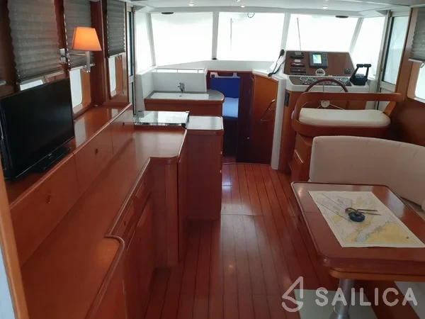Swift Trawler 42 - Yacht Charter Sailica