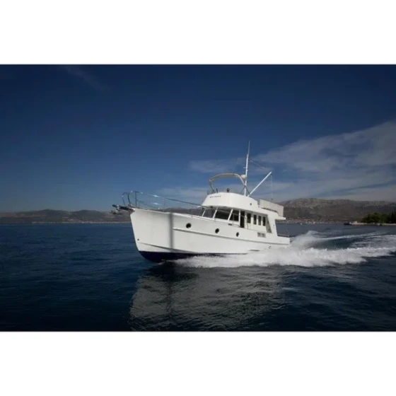 Swift Trawler 42 - Yacht Charter Sailica
