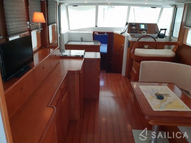 Swift Trawler 42 - Yacht Charter Sailica
