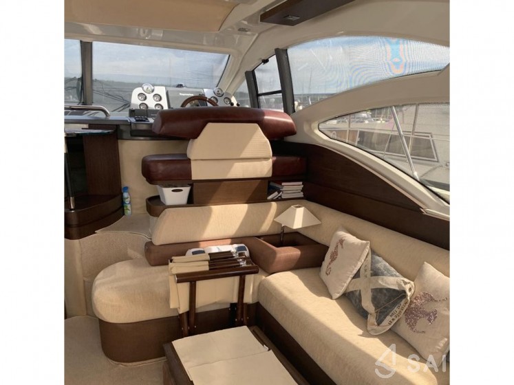Azimut 43 - Yacht Charter Sailica
