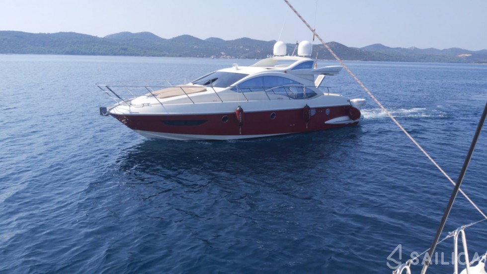 Azimut 43 - Yacht Charter Sailica