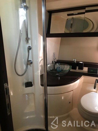 Azimut 43 - Yacht Charter Sailica