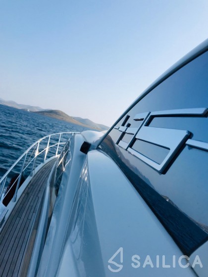Azimut 43 - Yacht Charter Sailica