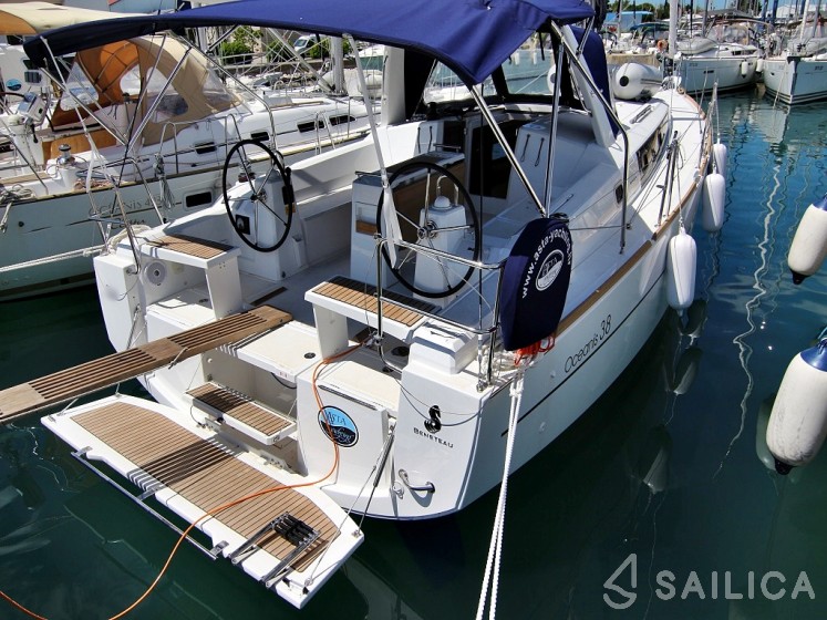 Oceanis 38.1 - Yacht Charter Sailica