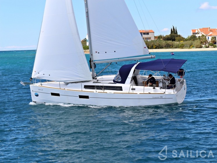 Oceanis 38.1 - Yacht Charter Sailica