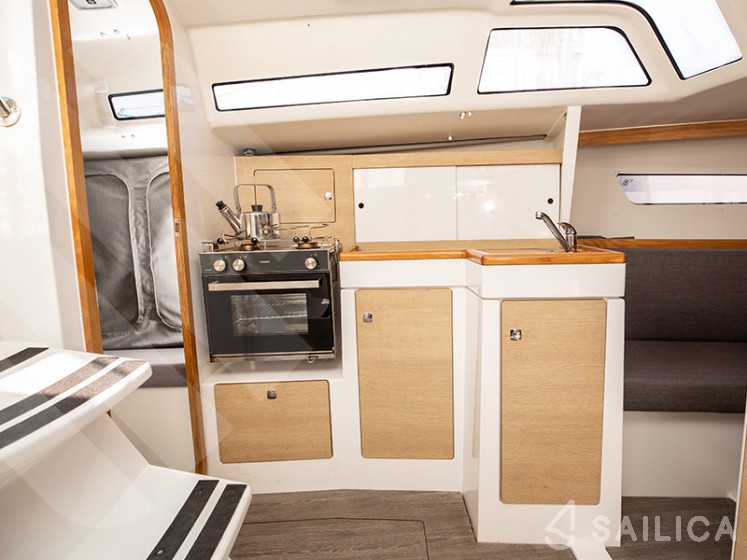 Ofcet 32 sc - Yacht Charter Sailica