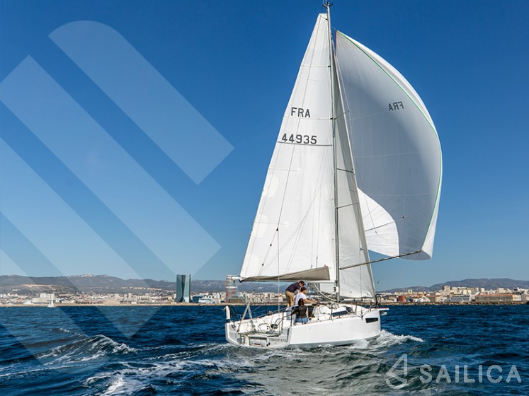 Ofcet 32 sc - Yacht Charter Sailica