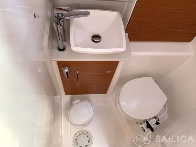 Dufour 390 Grand Large - Yacht Charter Sailica