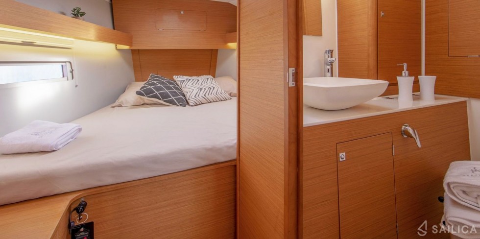 Dufour 390 Grand Large - Yacht Charter Sailica