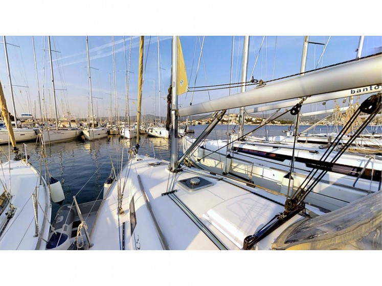 Dufour 325 - Yacht Charter Sailica