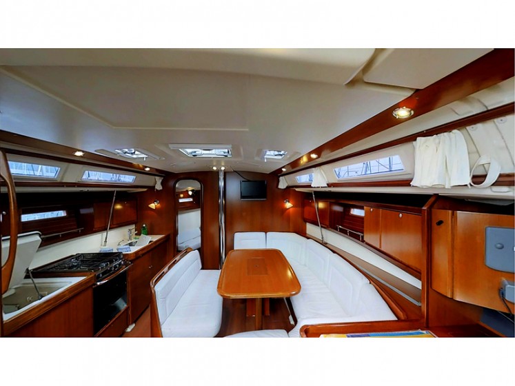 Dufour 425 - Yacht Charter Sailica