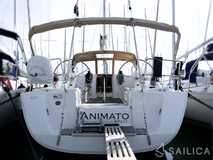 Dufour 425 - Yacht Charter Sailica
