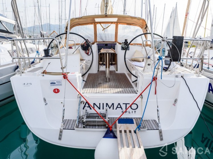 Dufour 425 - Yacht Charter Sailica