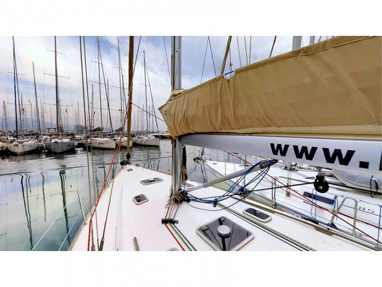 Dufour 425 - Yacht Charter Sailica