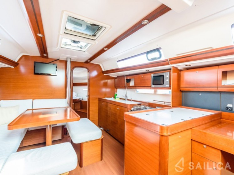 Dufour 405 - Yacht Charter Sailica
