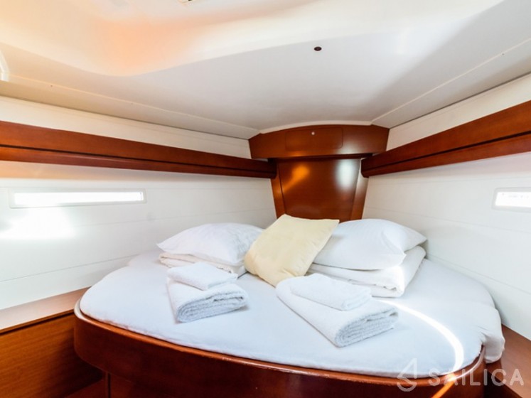 Dufour 405 - Yacht Charter Sailica