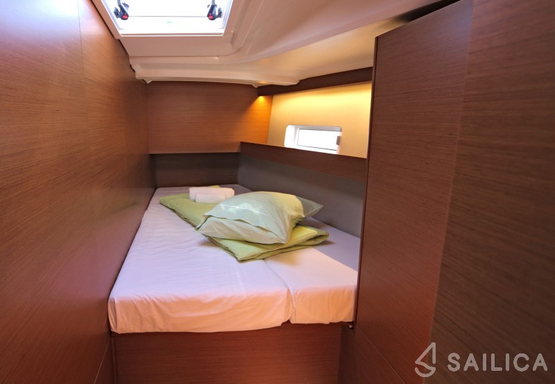 Sun Odyssey 490 - Yacht Charter Sailica