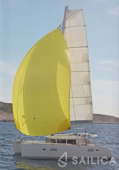 Lagoon 400 S2 - Yacht Charter Sailica