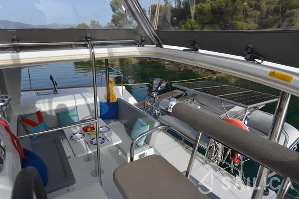 Lagoon 400 S2 - Yacht Charter Sailica