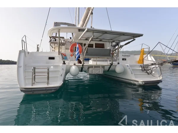 Lagoon 400 S2 - Yacht Charter Sailica