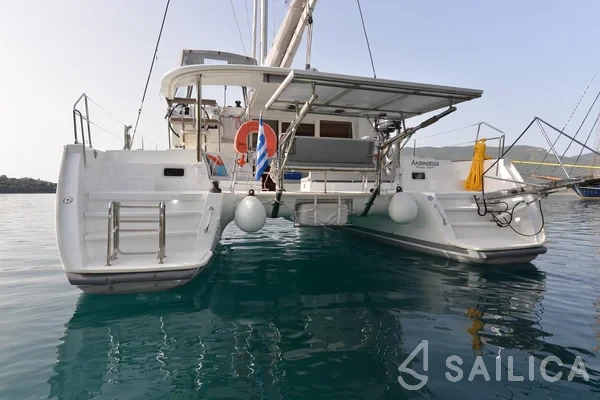 Lagoon 400 S2 - Yacht Charter Sailica