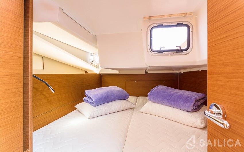 Sun Odyssey 440 - Yacht Charter Sailica