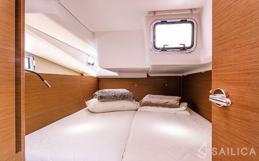 Sun Odyssey 440 - Yacht Charter Sailica