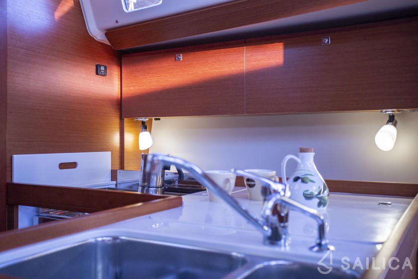 Dufour 360 GL - Yacht Charter Sailica