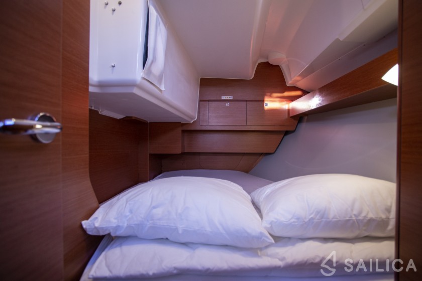 Dufour 360 GL - Yacht Charter Sailica