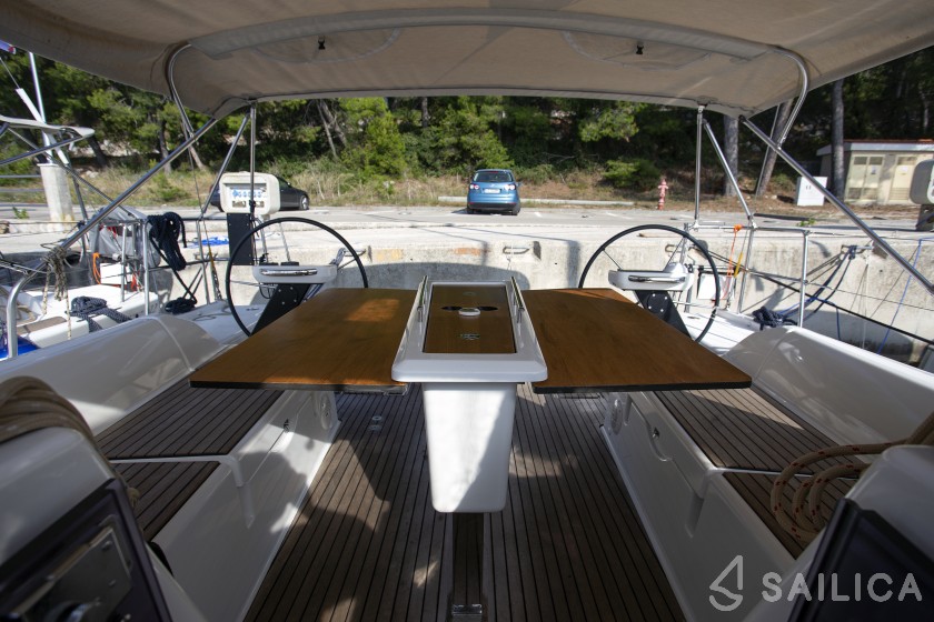 Dufour 430 Grand Large - Yacht Charter Sailica