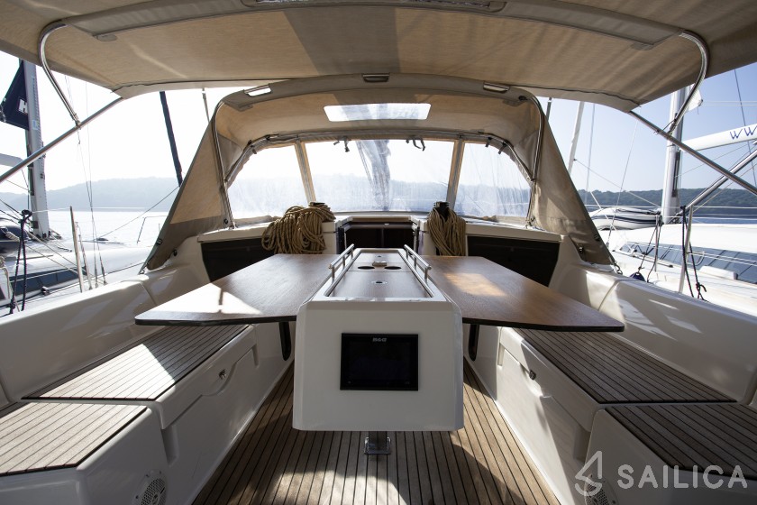 Dufour 430 Grand Large - Yacht Charter Sailica