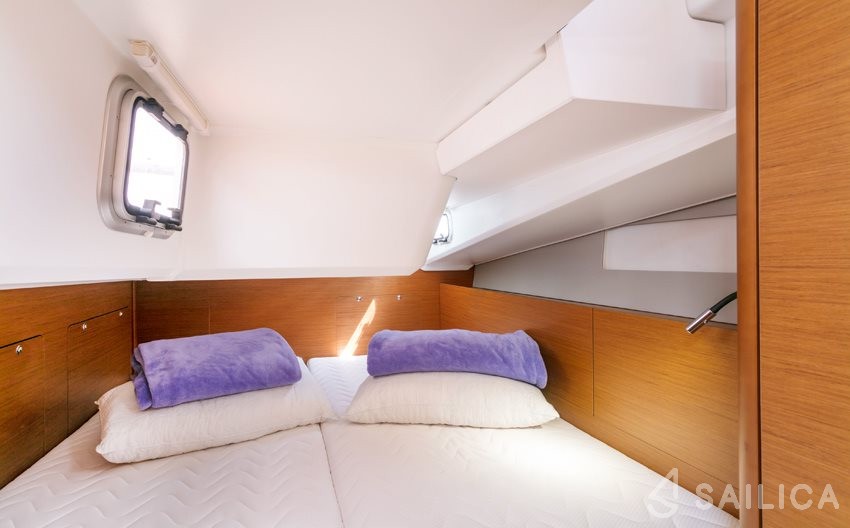 Sun Odyssey 490 - Yacht Charter Sailica