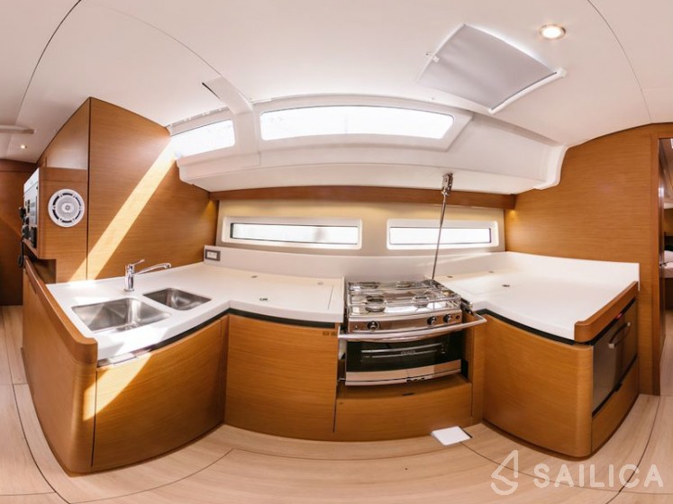 Sun Odyssey 490 - Yacht Charter Sailica