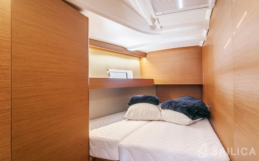 Sun Odyssey 490 - Yacht Charter Sailica