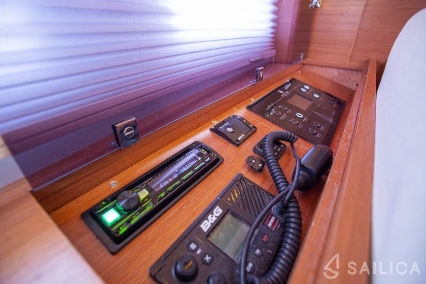 Dufour 520 GL - Yacht Charter Sailica